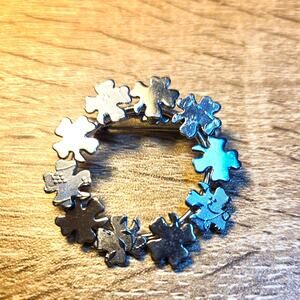 Silver Tone Clover Wreath Brooch Circular Pin